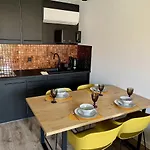 Port Stylowy Loft- W Cenie Klimatyzacja, Baseny, 2 Jacuzzi, Sauna, Szlafroki, Bawialnia Lejlighed