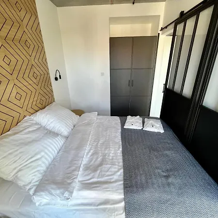 Port Stylowy Loft- W Cenie Klimatyzacja, Baseny, 2 Jacuzzi, Sauna, Szlafroki, Bawialnia Apartman