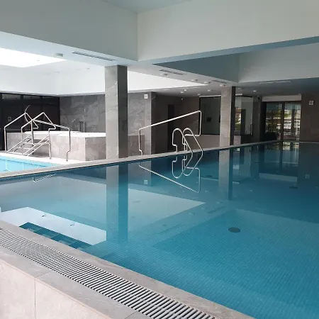 Port Stylowy Loft- W Cenie Klimatyzacja, Baseny, 2 Jacuzzi, Sauna, Szlafroki, Bawialnia Apartament Kołobrzeg