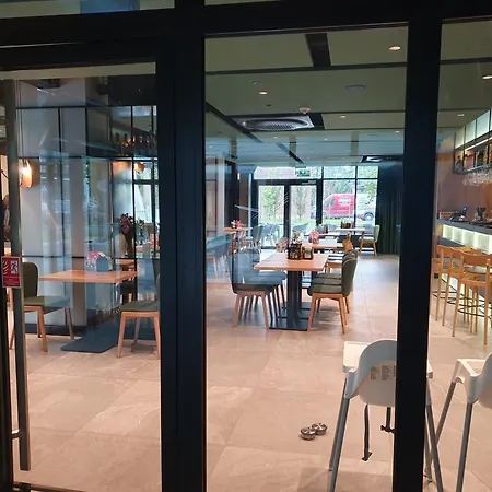 Апартаменты Port Stylowy Loft- W Cenie Klimatyzacja, Baseny, 2 Jacuzzi, Sauna, Szlafroki, Bawialnia