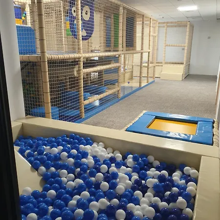 Port Stylowy Loft- W Cenie Klimatyzacja, Baseny, 2 Jacuzzi, Sauna, Szlafroki, Bawialnia * Колобжег